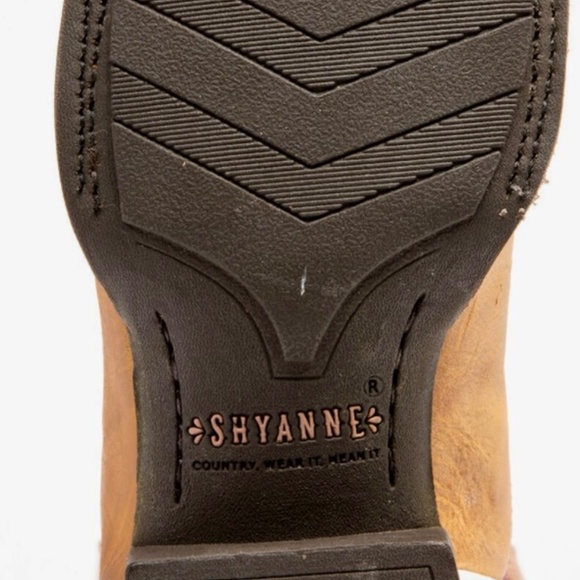 Shyanne Purple Boots - Picture 7 of 9